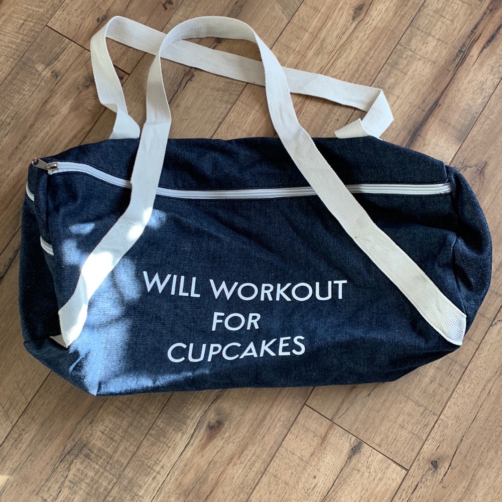 🧁HOST PICK 🧁Denim duffel bag ‘Will workout for cupcakes’